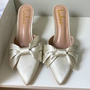 Lulu’s new in box ivory Arlya Satin Shoe